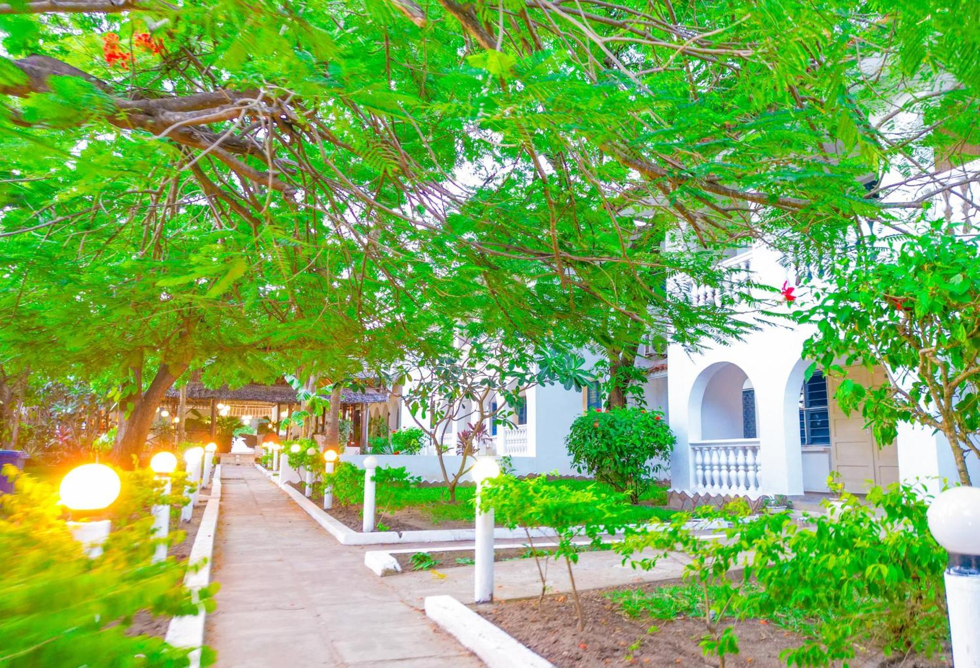 Maasai Resort Mombasa Extérieur photo